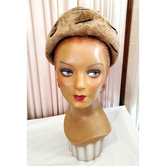 Vintage 1960s Saks Fifth Avenue Fur Felt Hat by Selene Italy - Picture 2 of 5